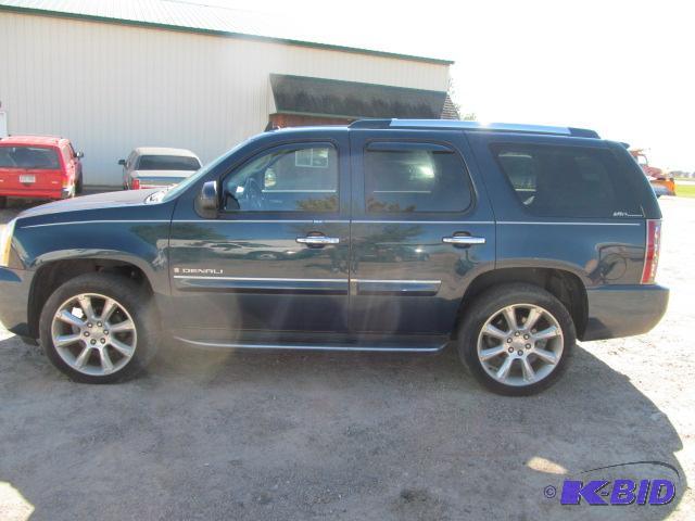 Year 2007 Make GMC Model Yukon Mileage 14...