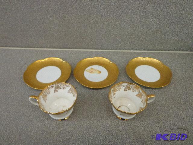 Neat Cups &amp Plates (2) 3 34&quot dia. R...