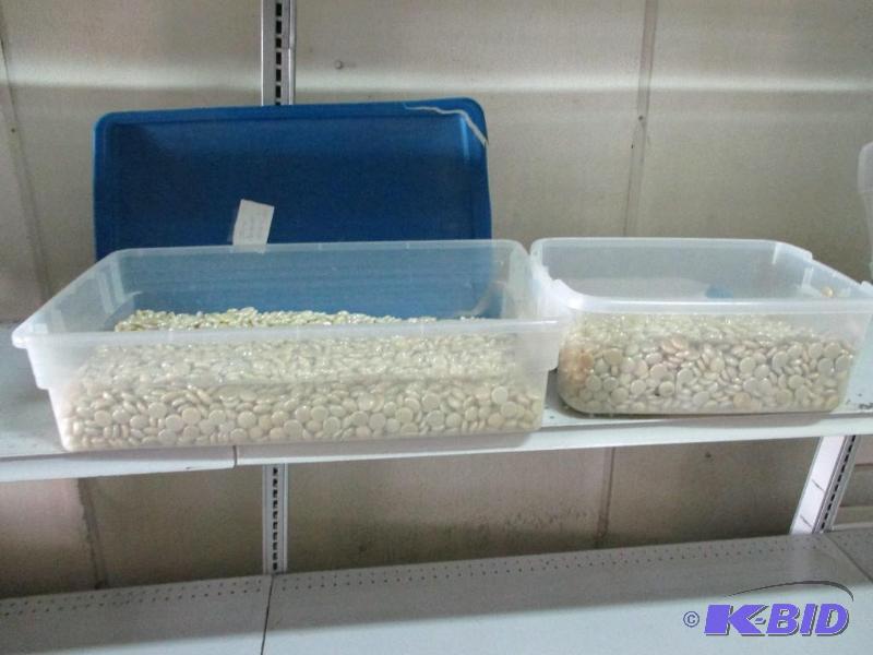 2 totes of ivory centerpiece gems...