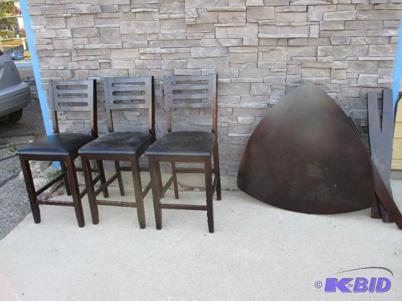 3 sided table and 3 stools...