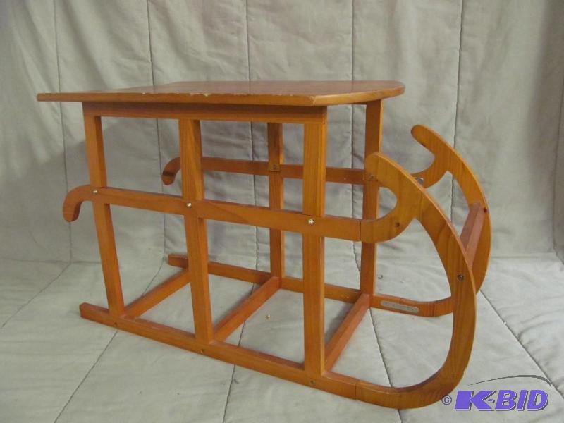 lot 100 image: Table
