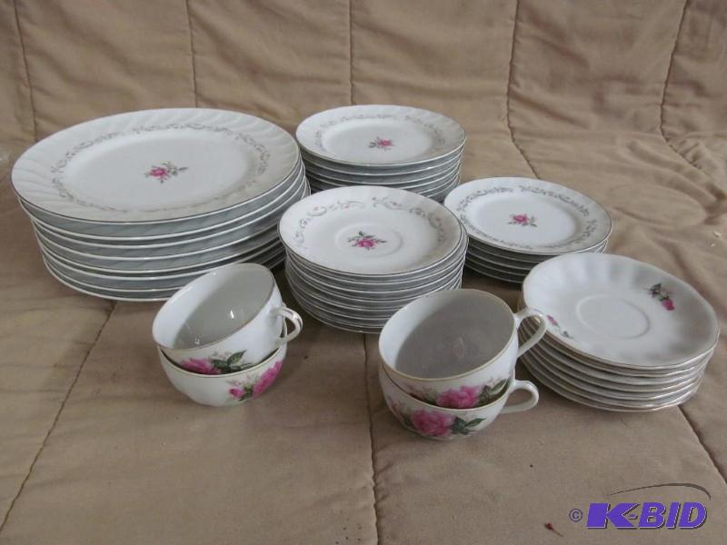 lot 146 image: China