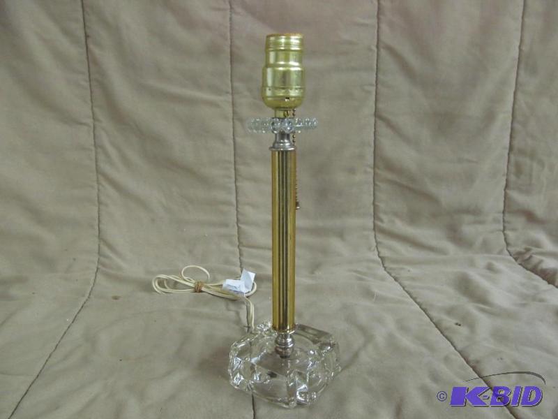 lot 160 image: Lamp