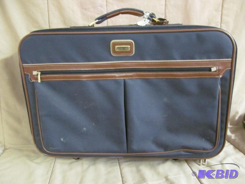 lot 168 image: Luggage