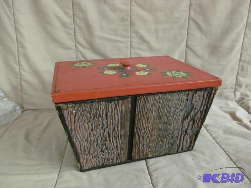 lot 197 image: Box