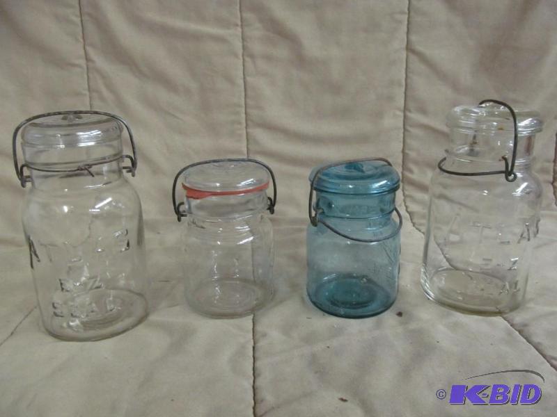 lot 238 image: Jar