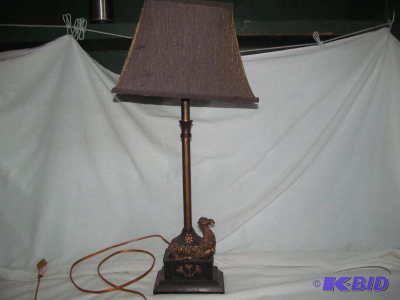 lot 24 image: Lamp
