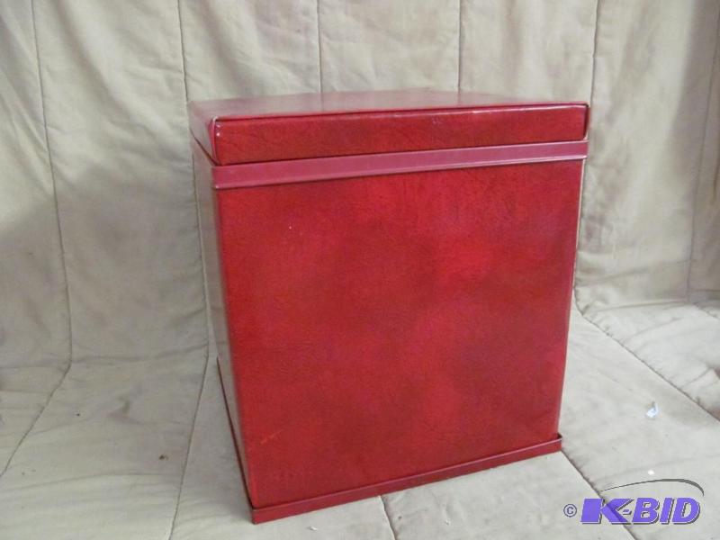 lot 259 image: Box
