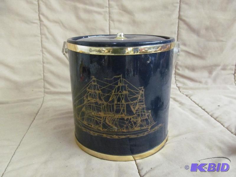 lot 260 image: Bucket