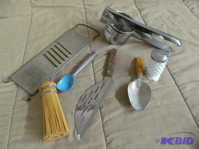 lot 266 image: Kitchen
