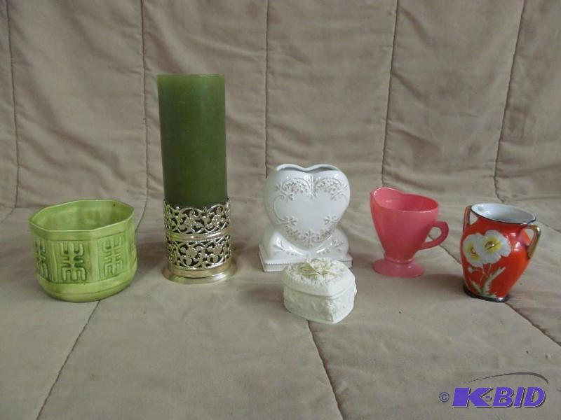 lot 273 image: Decor