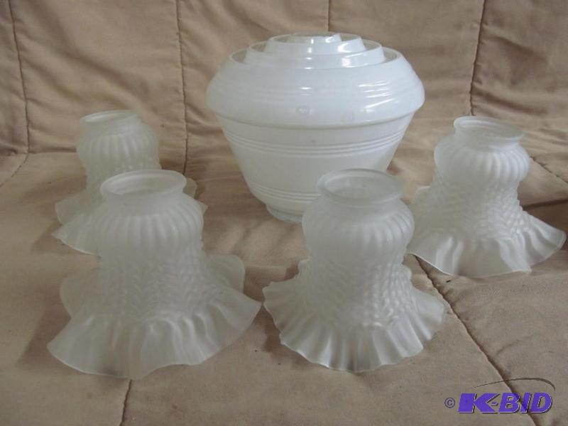 lot 283 image: Light Shade
