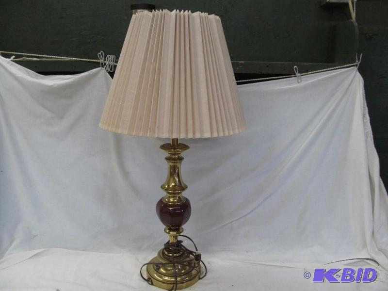 lot 4 image: Vintage