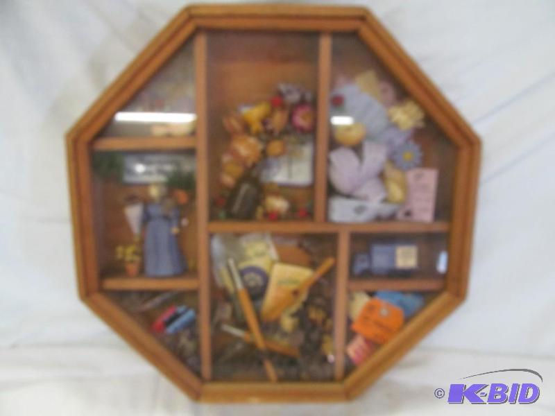 lot 63 image: Box