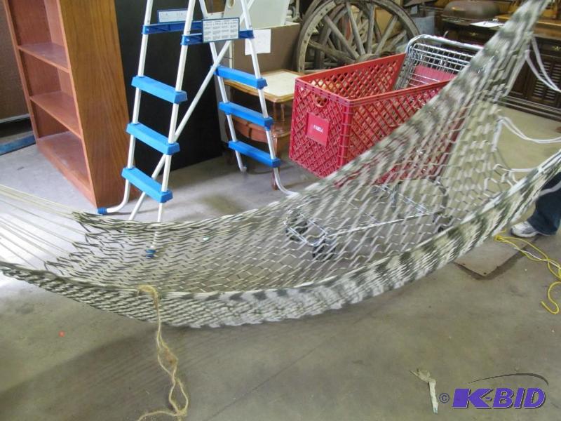 lot 70 image: Hammock