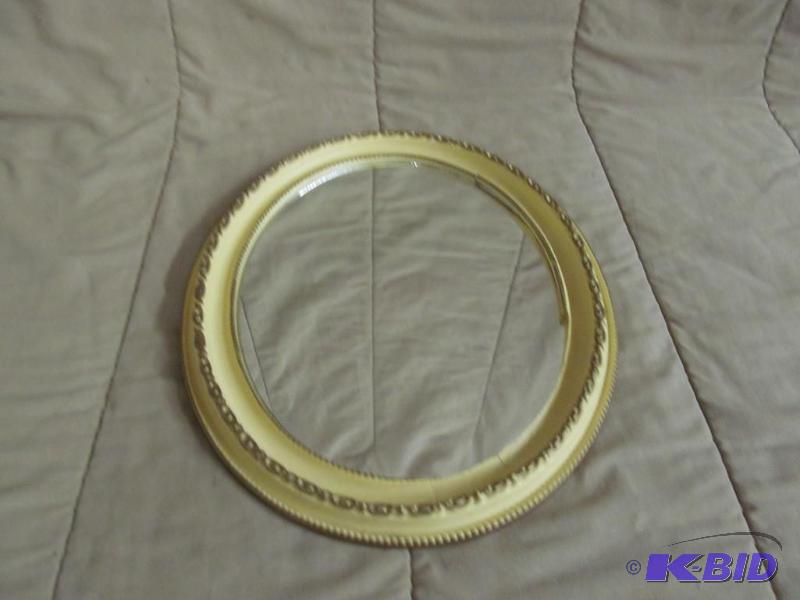 lot 84 image: Mirror