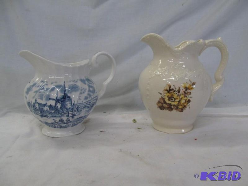 lot 9 image: Pitcher