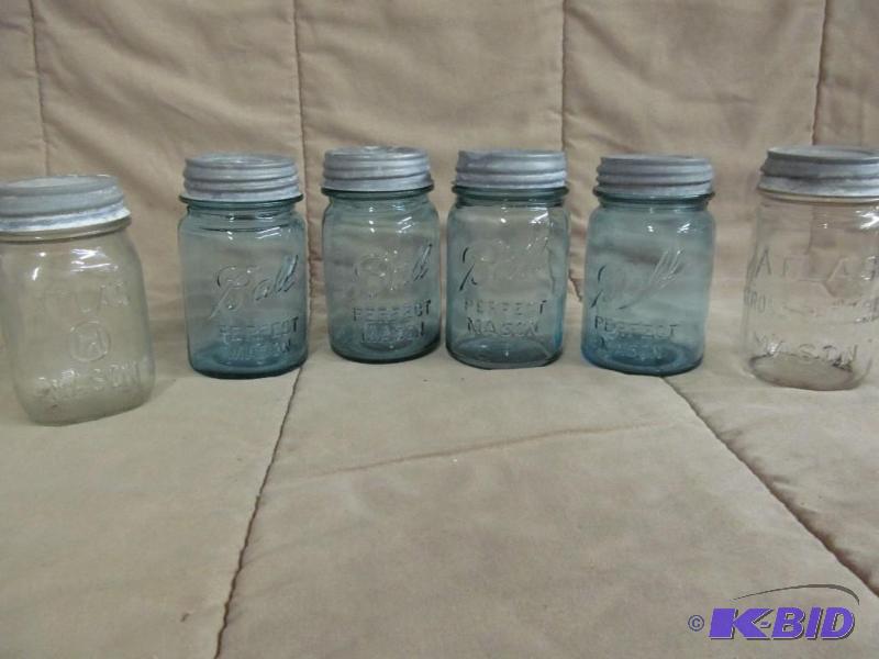 lot 90 image: Jar