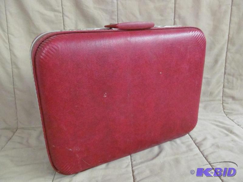 lot 95 image: Luggage