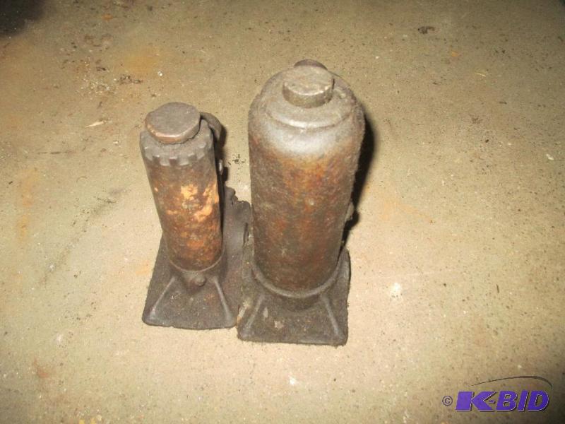 2 Bottle Jacks