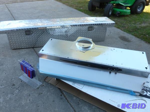 lot 16 image: Hood exhaust fan and aluminum tool box. Both ...