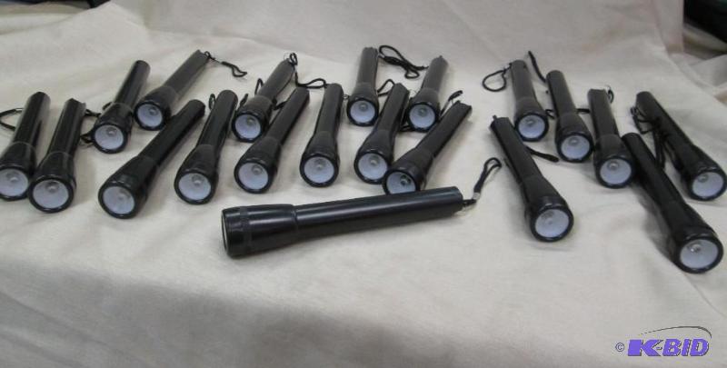 Qty 20 Skinny black flashlights...