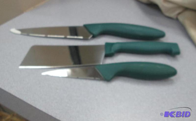 Qty 3 Green handle knives and different sizes...