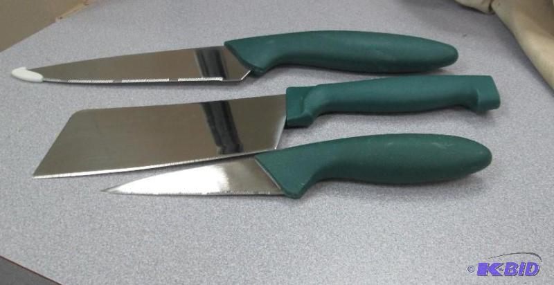 Qty 3 Green handle knives and different sizes...