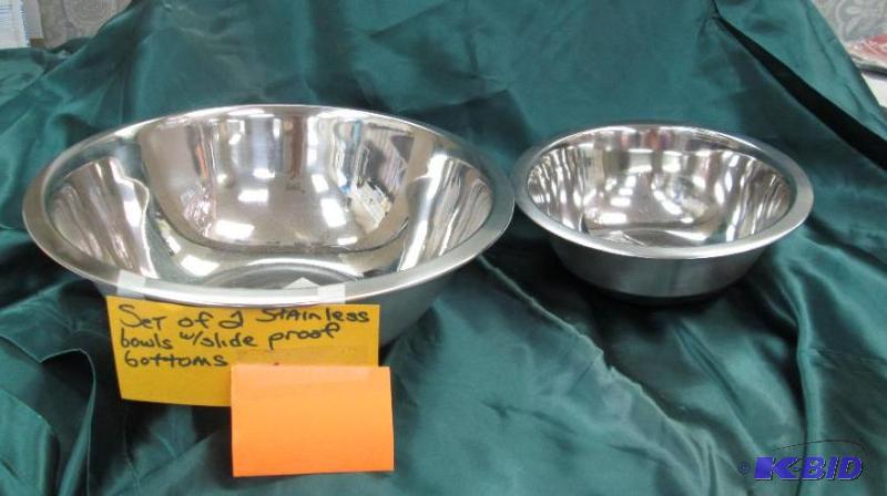 Set of 2 Stainless bowls wslide proof bottom...