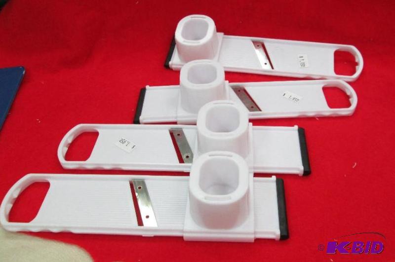 Qty 4 small grater...