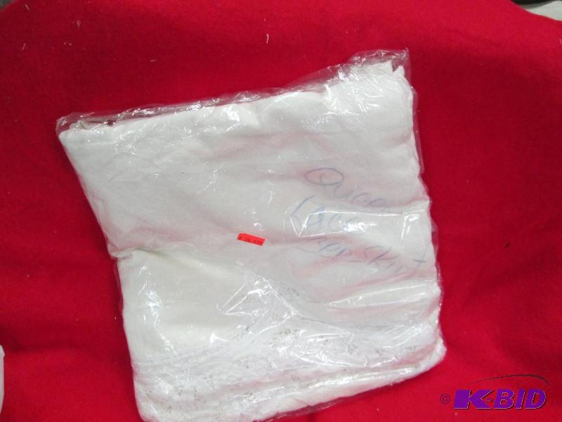 Queen lace bed skirt white...