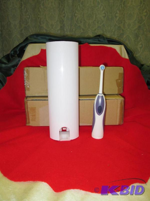 Qty 3 Toothpaste dispenser w battery toothbr...