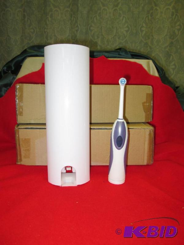 Qty 3 Toothpaste dispenser w battery toothbr...