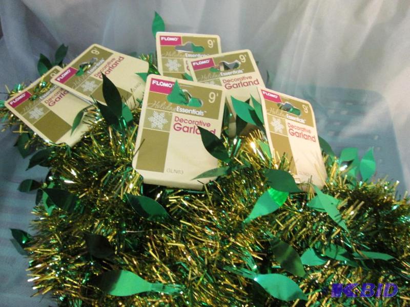 green garland qty 6...