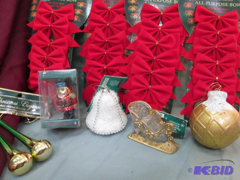 red felt christmas bows, and misc tree decora...