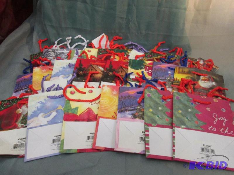 small gift bags. Qty 24...