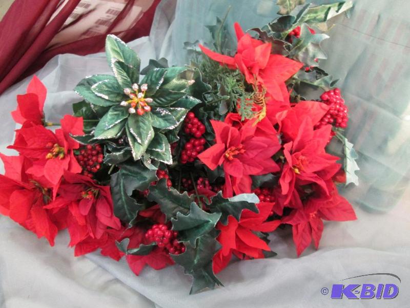 Red flowers and berries. Qty 10...