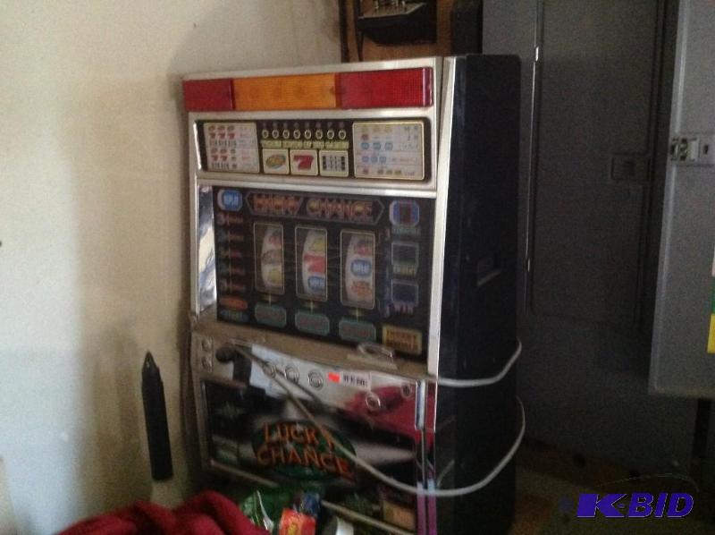 lot 10 image: Lucky Chance Slot machine