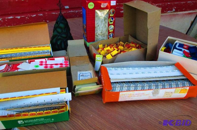 lot 100 image: Huge lot of assorted price tags, several type...