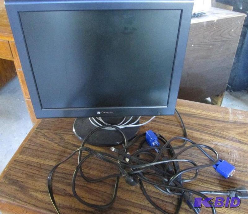 lot 22 image: Gateway flat screen compouter monitor with co...