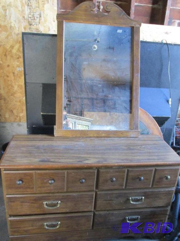 lot 27 image: Dresser with mirror....dresser is 51 x 18 inc...