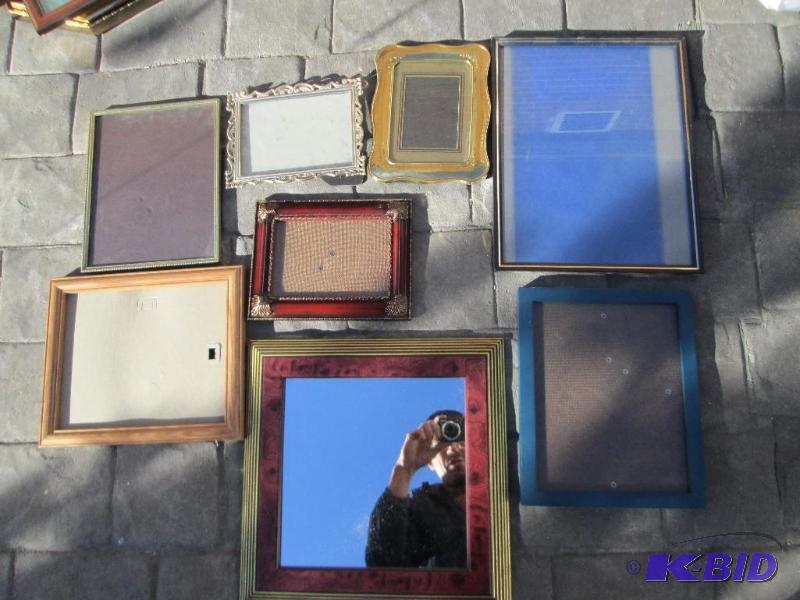 lot 40 image: Assorted frames...