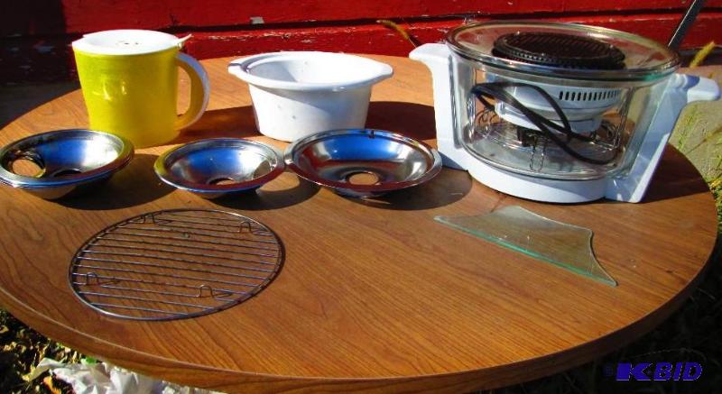 lot 53 image: Lot of stove burner trays, Home Trends convec...