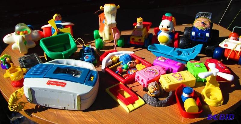 lot 62 image: Lot of assorted vintage toys...