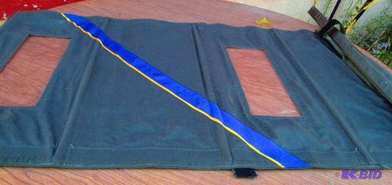 lot 73 image: Velcro seal canvas window with stiff metal in...