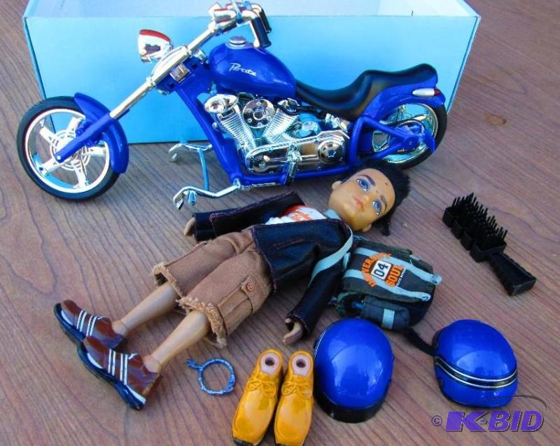 lot 79 image: Motorcycle and rider with interchangable shoe...