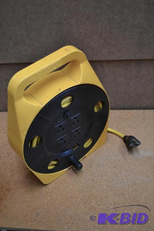 lot 117 image: Wind up 25 Extension Cord Reel