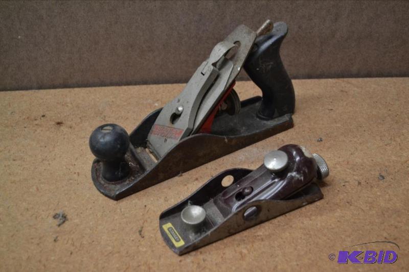 lot 127 image: Two Wood Planers