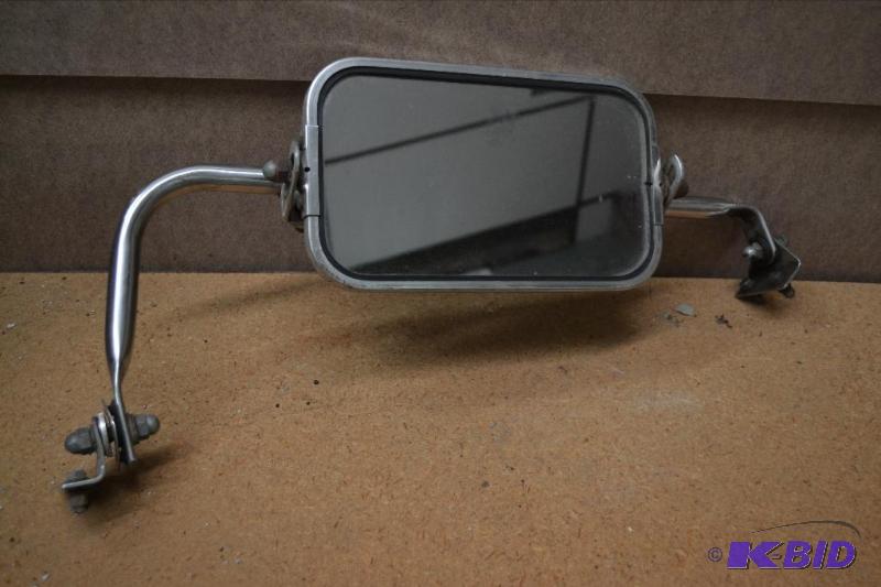 lot 138 image: Side Mirror