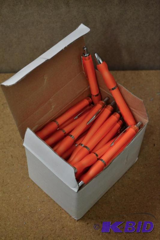 lot 149 image: A Box of Pens